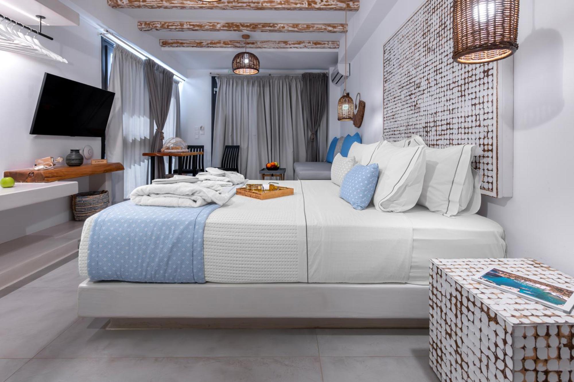 Aelia Suites Adamantas  Exterior photo