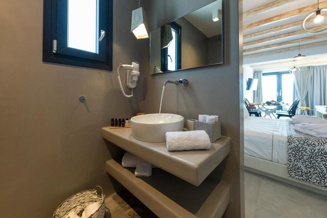 Aelia Suites Adamantas  Exterior photo
